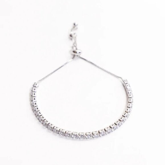 Elegant Tennis Bracelet in 18K Gold Plating - Picture 2 of 4